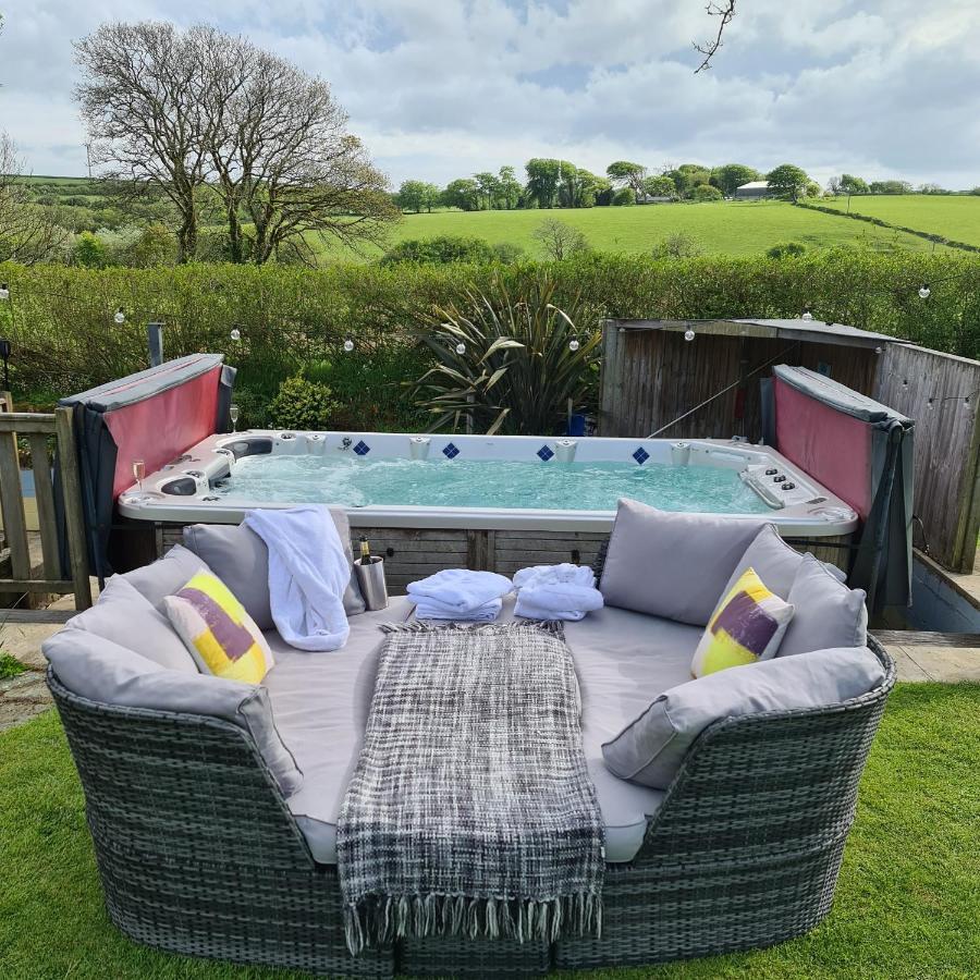 Ta Mill Cottages & Lodges - Meadowview Chalet 1 Launceston Exteriör bild
