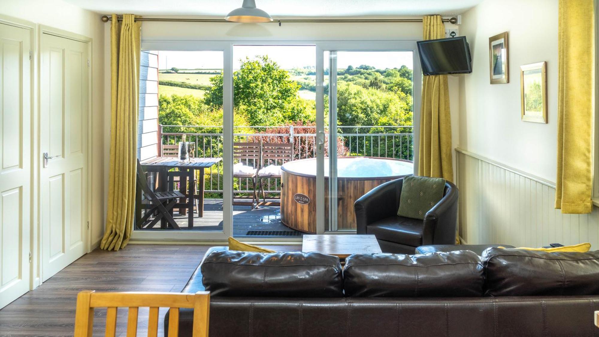 Ta Mill Cottages & Lodges - Meadowview Chalet 1 Launceston Exteriör bild